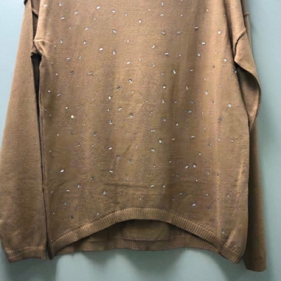 Sweaters - Picture 2 of 5